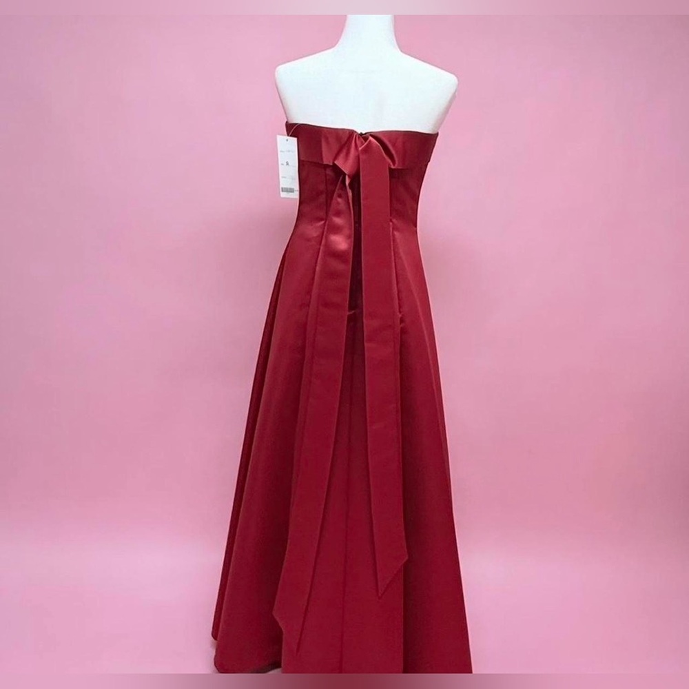 Night Moves Strapless Red Evening Gown - Picture 4 of 9